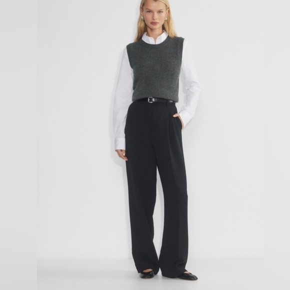 Aritzia Pants - Aritzia Wilfred The Effortless Pant™ — Short